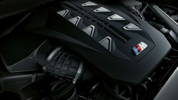 Silnik benzynowy V8 M TwinPower Turbo.